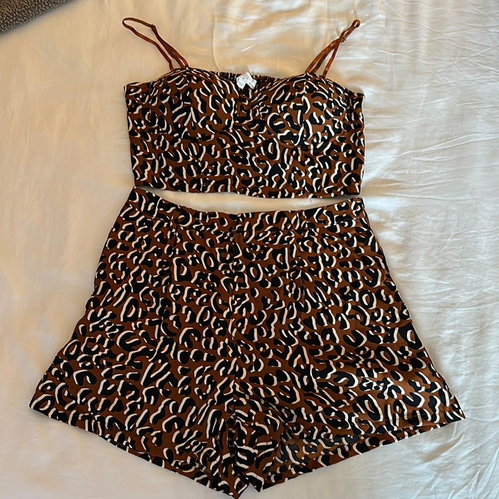 NWT Vestique 2-piece Set